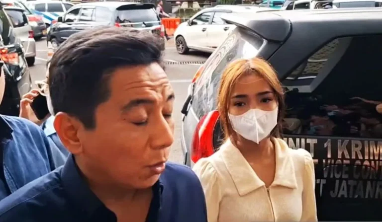 Fuji Datangi Polres Jaksel Terkait Dugaan Penggelapan Dana Agensi