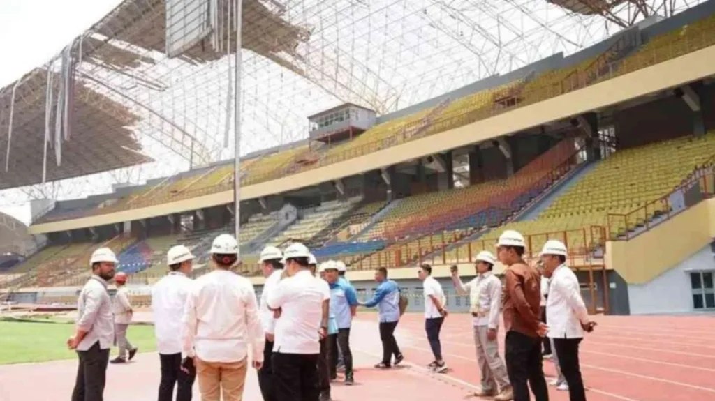 Puluhan Rumah dan Mobil Rusak Akibat Puting Beliung di Tugu Selatan, Jakarta Utara