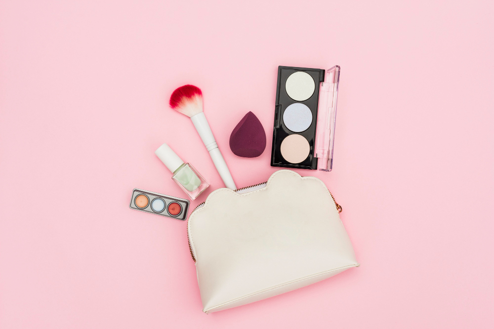 Pouch make up