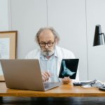 Dokter ortopedi